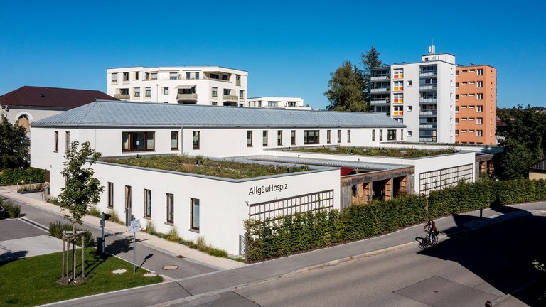 Außenaufnahme vom Gebäude des Hospizvereins in Kempten